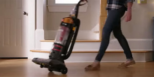Các cách vệ sinh sàn gỗ tự nhiên bạn có thể áp dụng, thực hiện