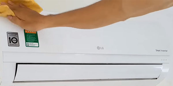 Vệ sinh máy lạnh chung cư đúng cách, định kỳ để máy lạnh hoạt động bình thường, bền lâu