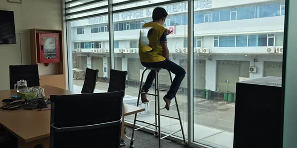Vệ sinh công nghiệp văn phòng